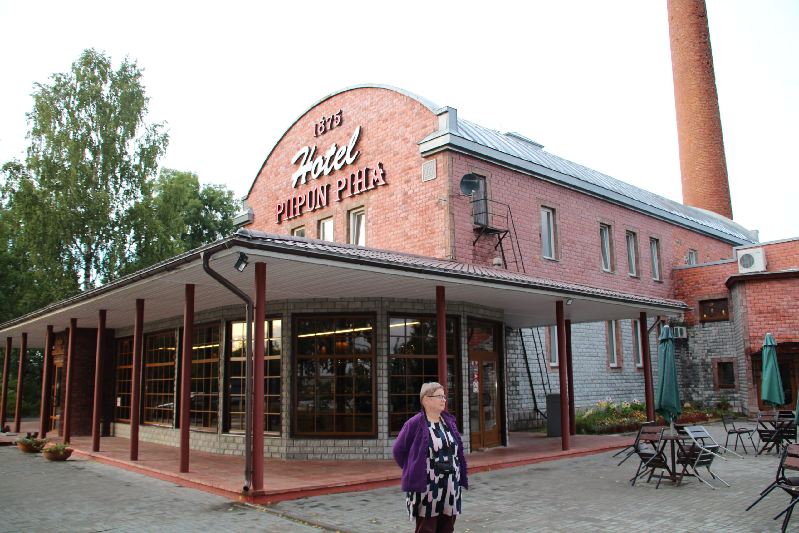Galleria Rosenlewin Hopeakerho Ry
